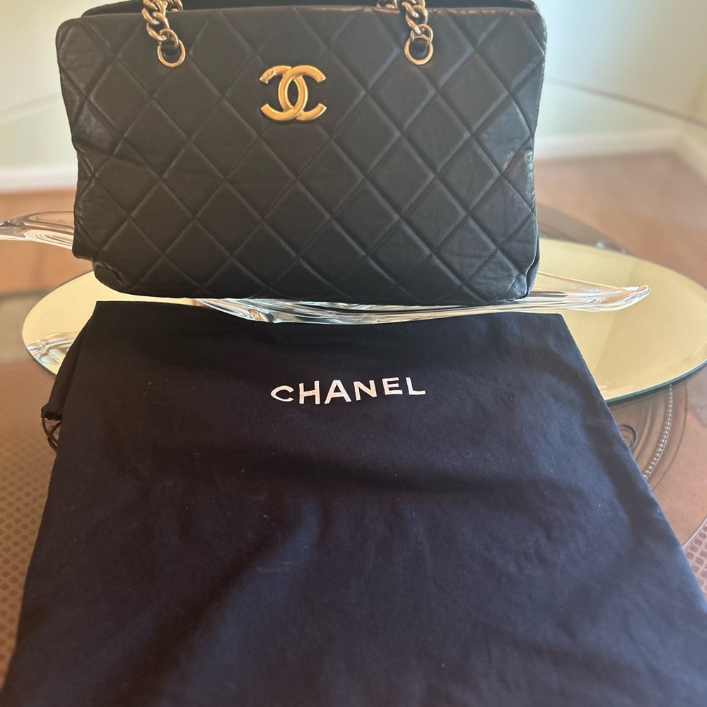 CHANEL Black Matelasse Quilted Tote with Gold Chain - Picture 3 of 11